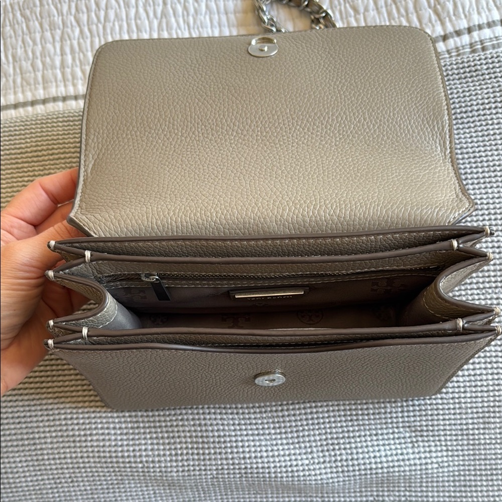 Tory Burch Taupe Shoulder Bag with Chain Strap - Picture 4 of 11